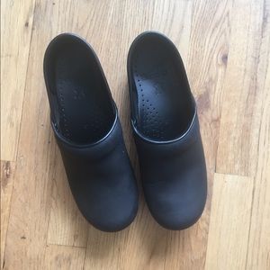 Like NEW Dansko black oiled leather shoes, size 37